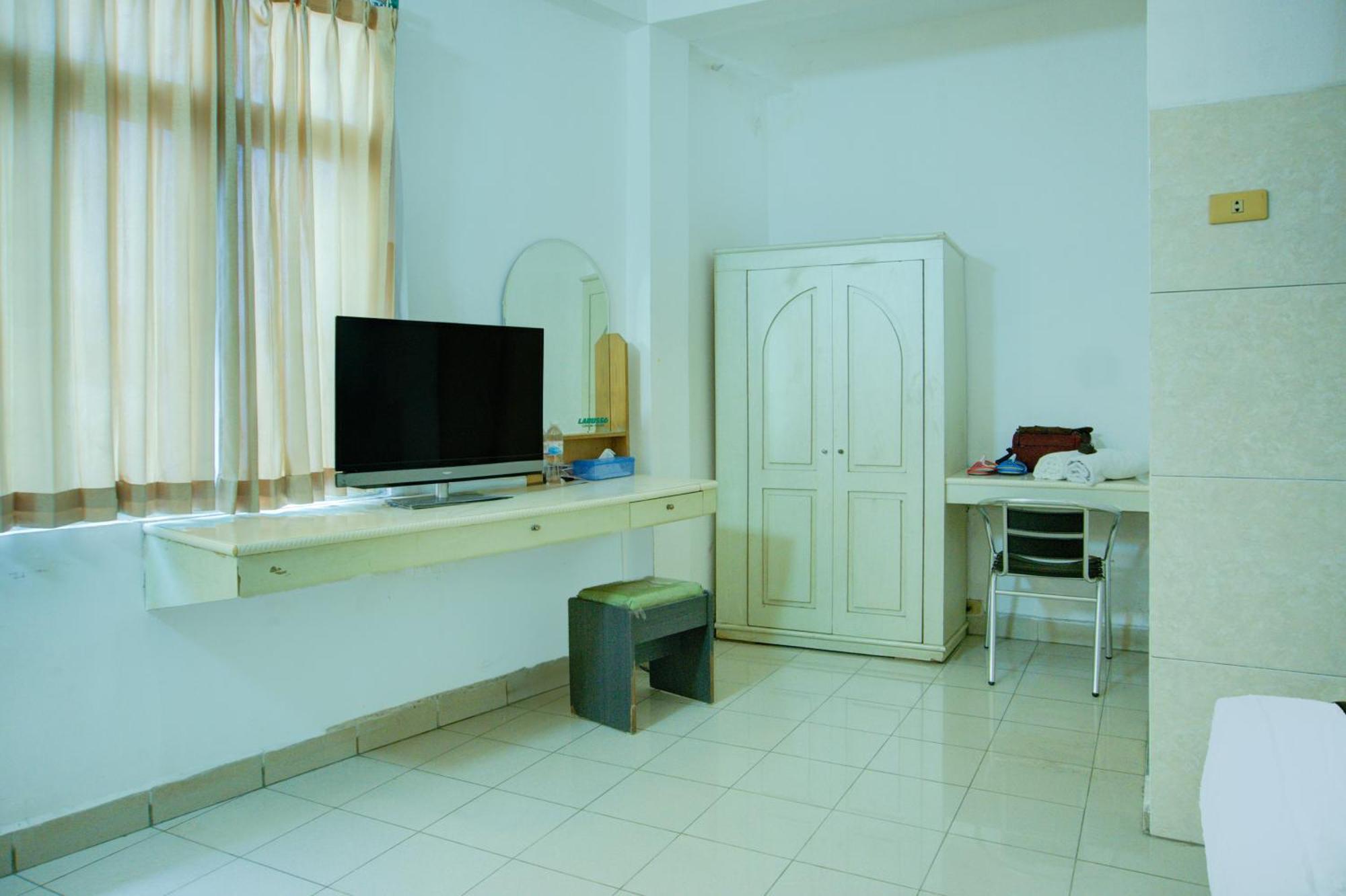 Townhouse Oak Palembang Near Jembatan Ampera Formerly Azzura Hotel Palimbão Exterior foto