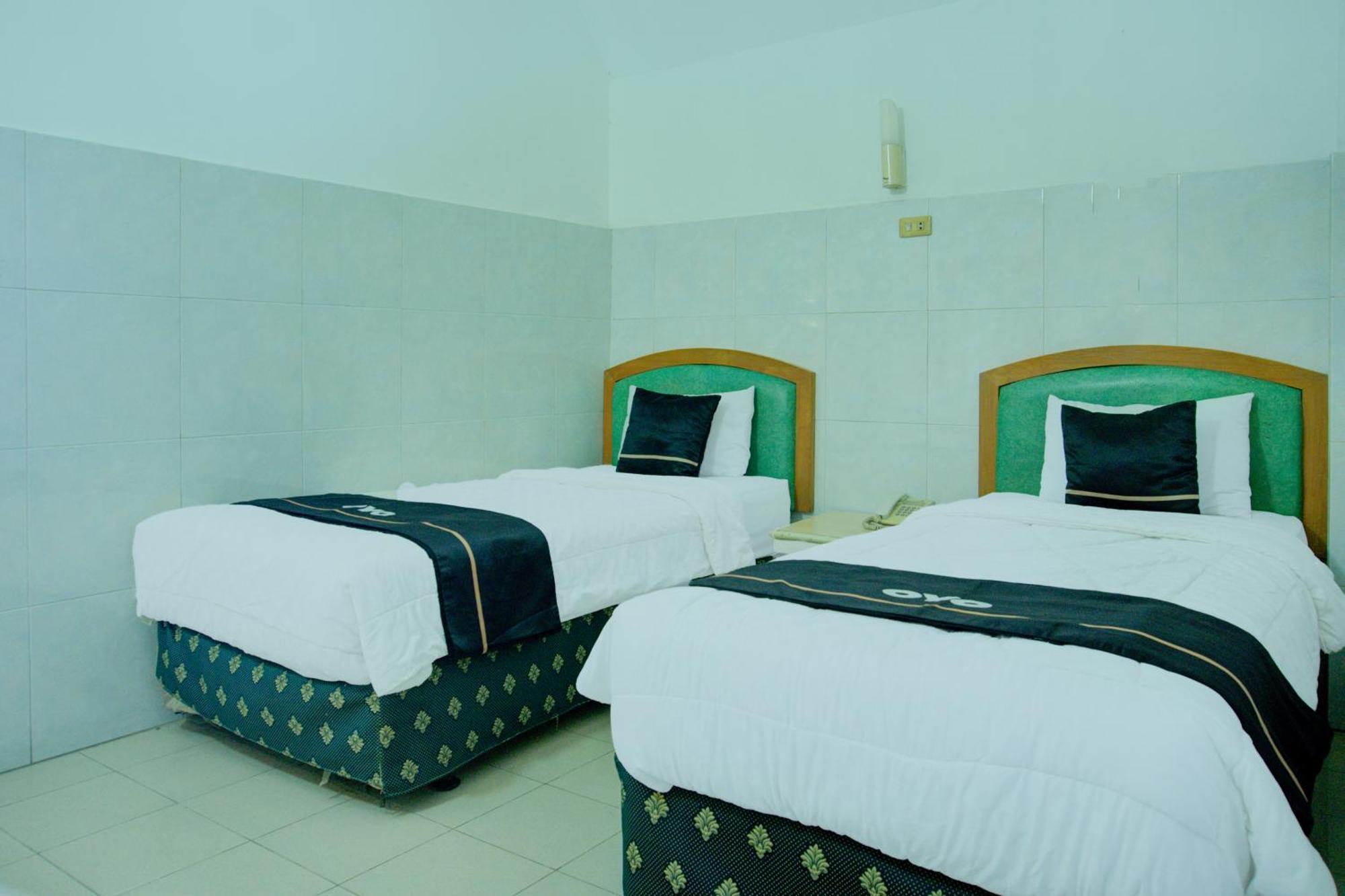 Townhouse Oak Palembang Near Jembatan Ampera Formerly Azzura Hotel Palimbão Exterior foto